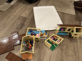 Lego Simpsons Lot Playset with Kwik E Mart pieces, (Pls read description)