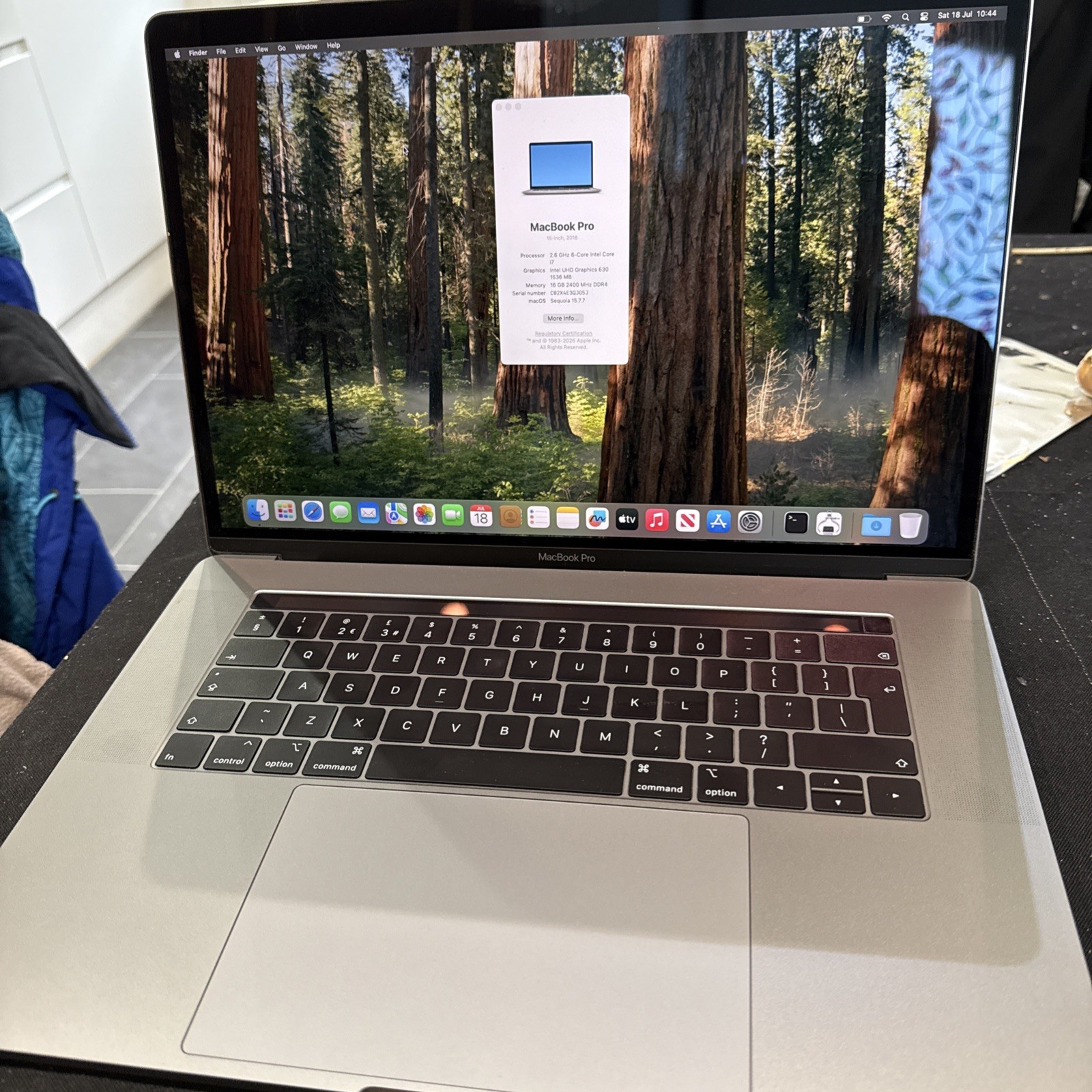 Apple MacBook Pro A1990 15.4" i7 9th Gen 16GB RAM 500GB SSD , has fault