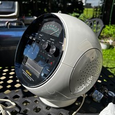 Weltron 2001 Space Ball 8 Track Player AM FM Radio Vintage White Astronaut 1970s