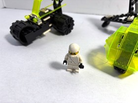 LEGO Space Blacktron II: Allied Avenger  6887 (1991) + Tyrax 9851