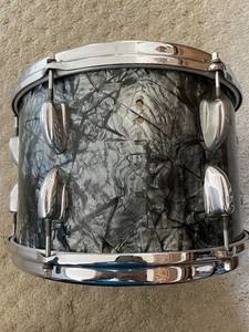 Slingerland 1960s Vintage 8X12 rack Tom. Mounting holes match Rogers. Swivomatic