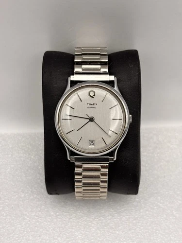 Timex Q M Cell Quartz Vintage Watch Stainless Steel Bracelet