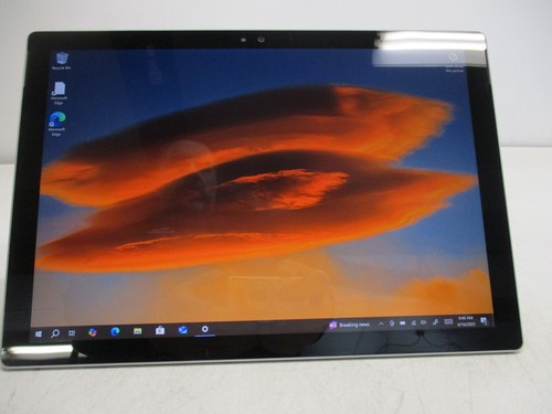Microsoft Surface Pro 4 Intel Core i5-6300U @ 2.4GHz 8GB Ram 256GB HD