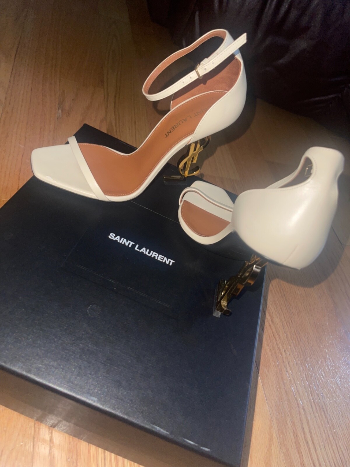 Tacchi con logo Saint Laurent YSL taglia 36 5