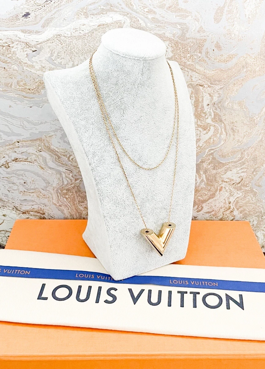 Louis Vuitton Necklace Essential V Pendant Gold Metal *Pre-owned* FREE SHIP