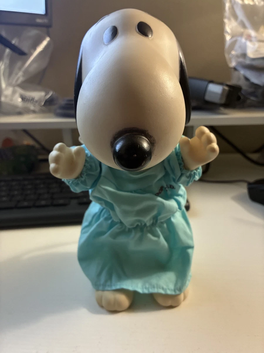 Peanuts Cartoon & TV Character Action Figures Snoopy 1960-1969