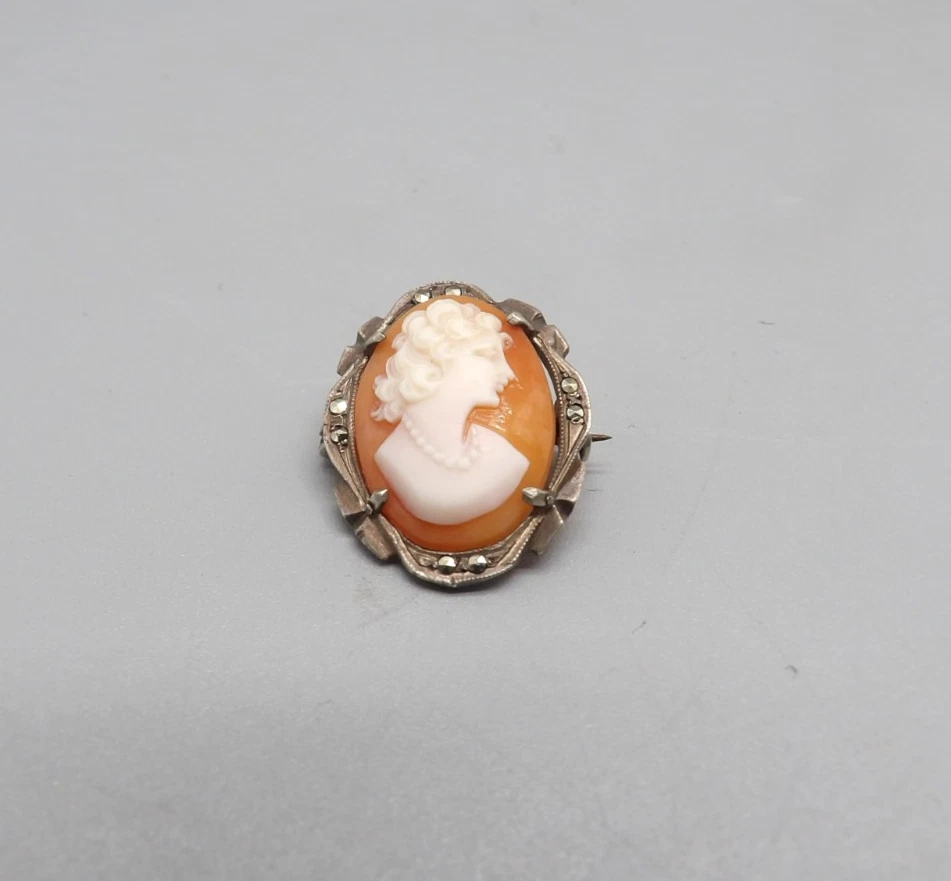 Broche Vintage Années 50 – Camée Sur Verre – Élégance Rétro