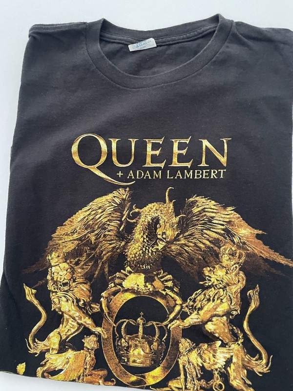 QUEEN WITH ADAM LAMBERT MENS T SHIRT size medium