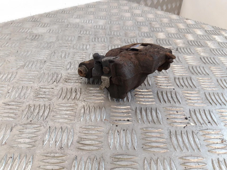 Pinza de freno delantera pasajero izquierdo ford ka mk2 2008-2016  Foto 3 de 4