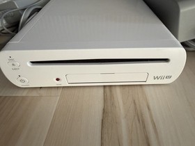 Nintendo Wii U Console White Bundle w/ GamePad + 7 Games Mario COD Tested