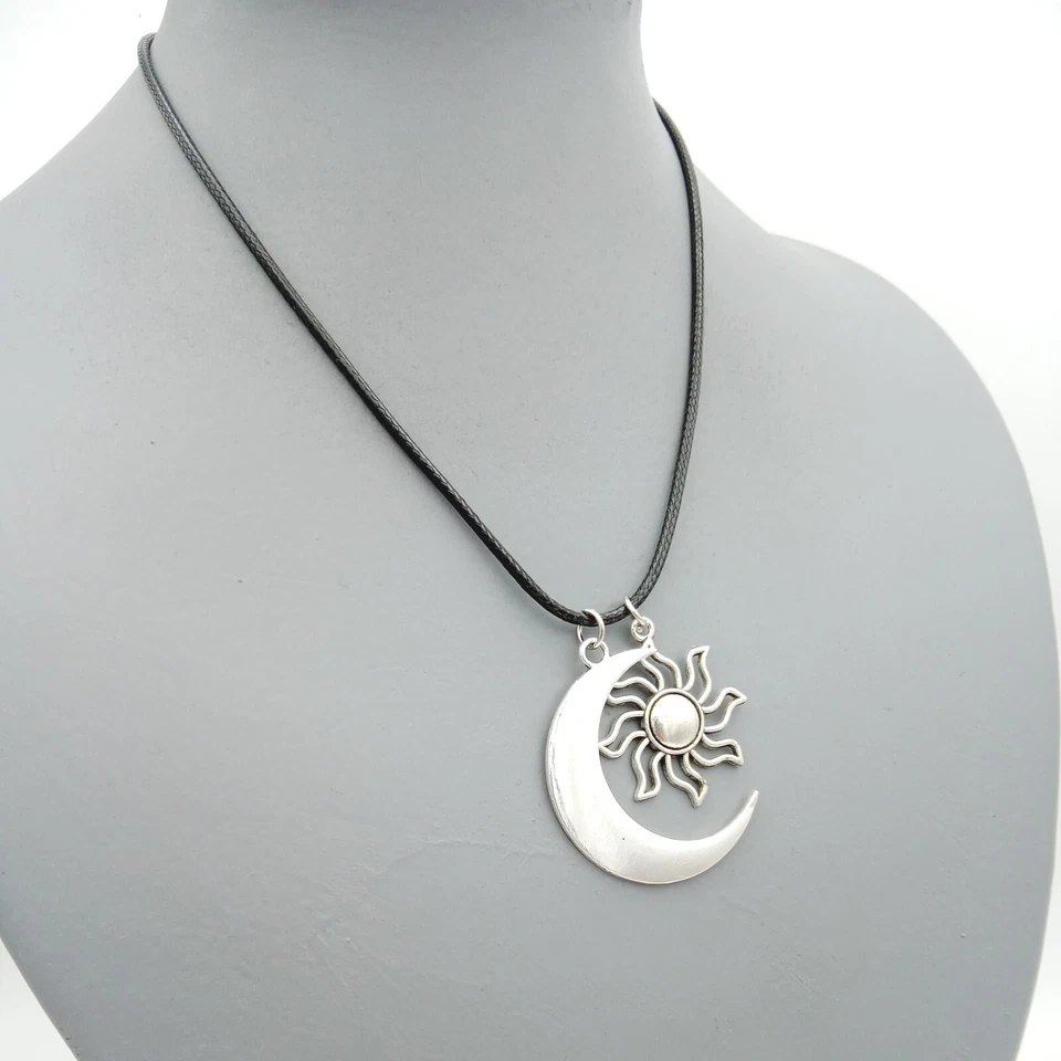 Collar Sol Luna y Estrella Tarot Gótico Plata Celestial en Cordón Negro 17" Foto 4 de 4