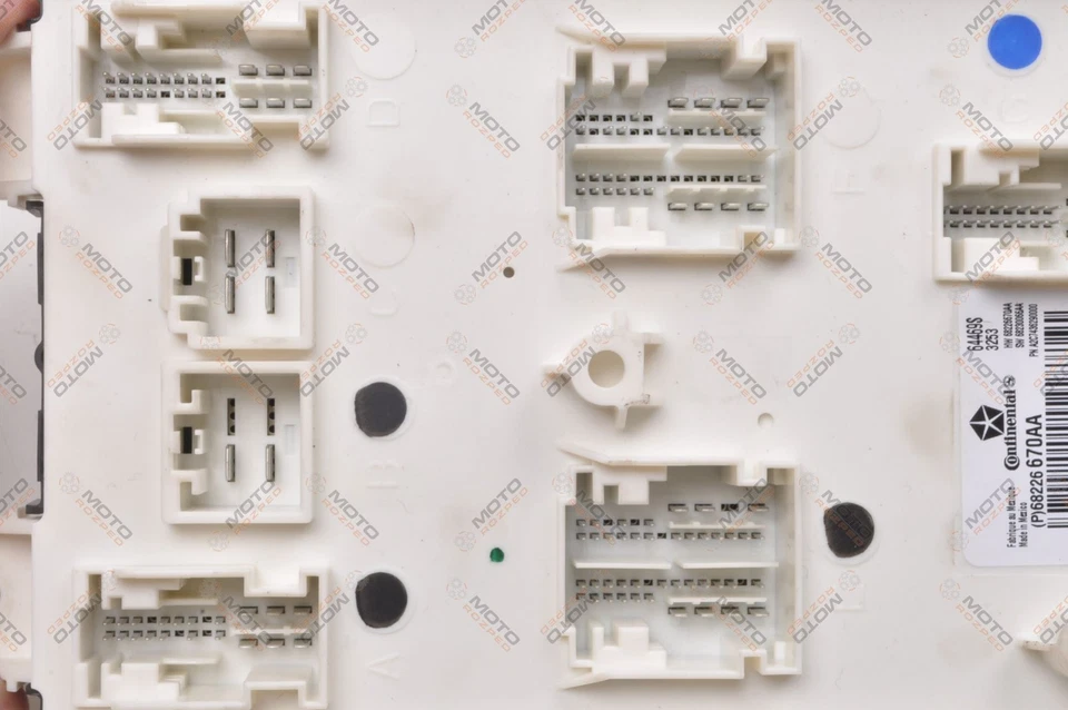 MASERATI QUATTROPORTE VI 3.0 V6 411CV BCM Modulo Centralina 68226670AA - Immagine 3 di 4