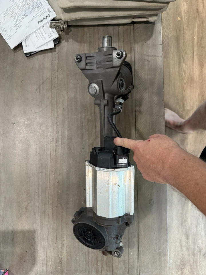 AUDI A3 2009-2013 - BASTIDOR DE DIRECCIÓN ASISTIDA / 2011-2014 VW concesionario stock antiguo Foto 4 de 4