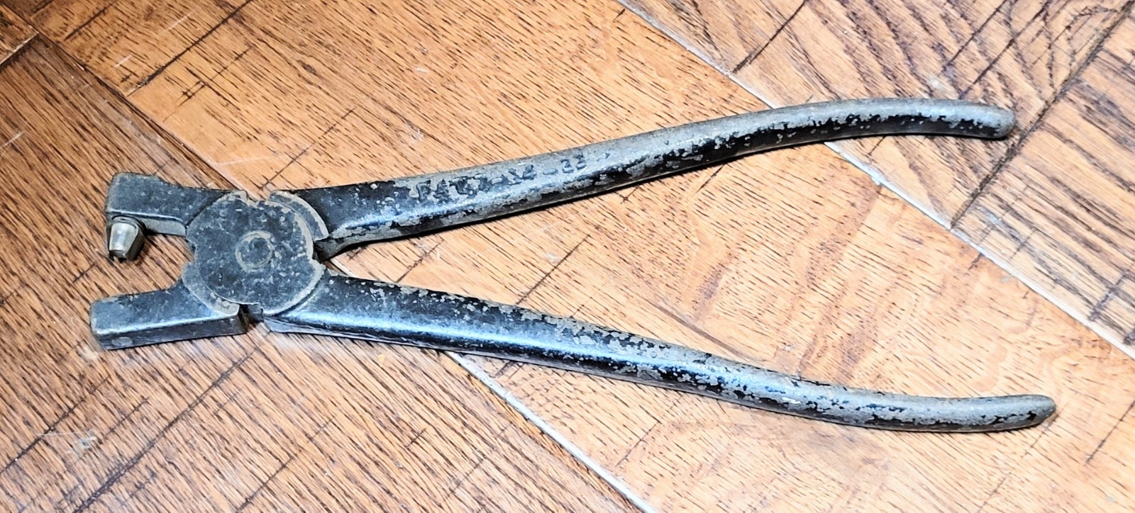 VINTAGE 13" Chicago RIVET Hamd Tool Rivet Co. Old Pliers Crimped Sheet Metal