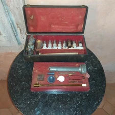 Ancien coffret boite d'apoticaire de voyage pharmacien medecine XIXème curiosité