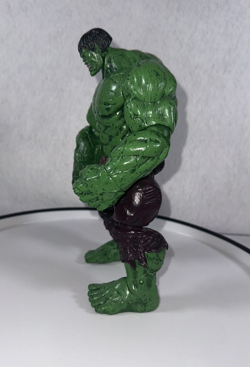 The Incredible Hulk Marvel  Diamond Select Toys  9" Action Figure Marvel Comics