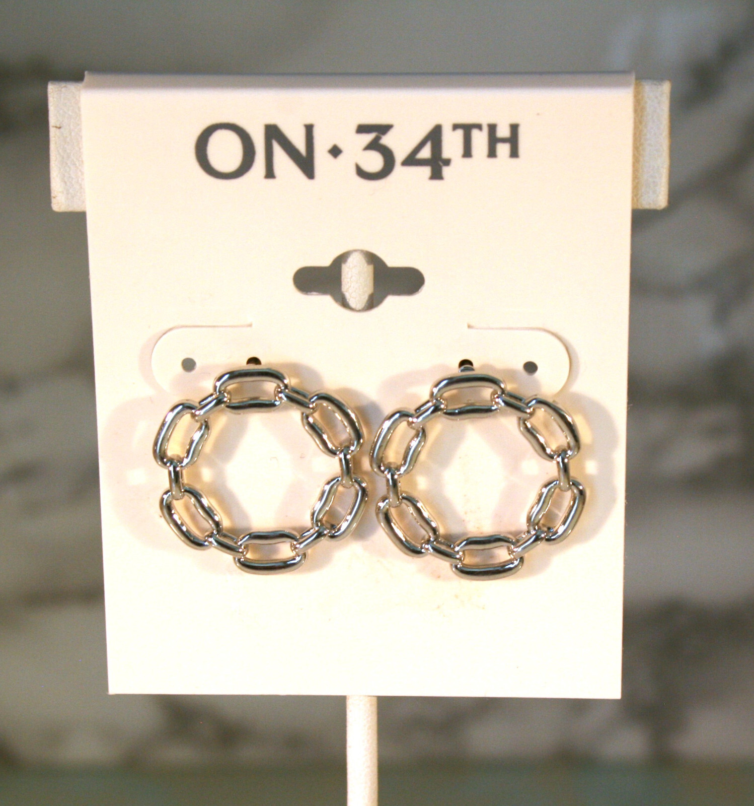 34mm Silver-Tone Oval Chain Link Stud Earrings with Circle Design-image