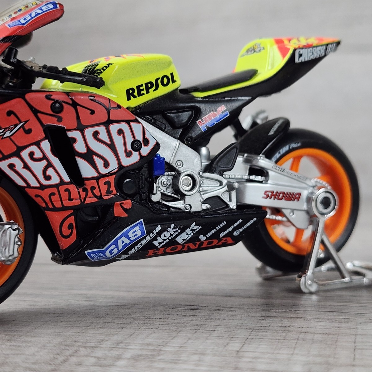 Maisto Honda RC211V Valentino Rossi #46 Repsol Valencia 2003