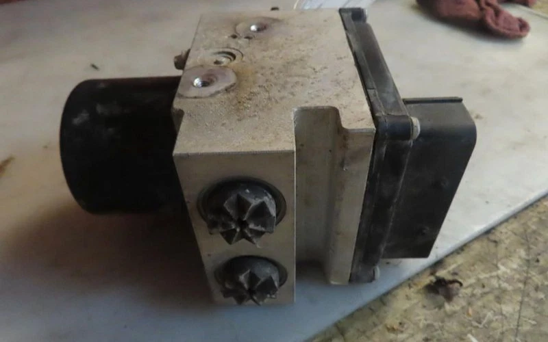 Dodge Ram 1500 2009 camioneta antibloqueo freno ABS conjunto de módulo de bomba OEM Foto 4 de 4