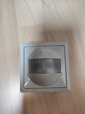 Merten ARTEC Bewegungsmelder Argus 180 mit UP Modul, hellgrau/lichtgrau 