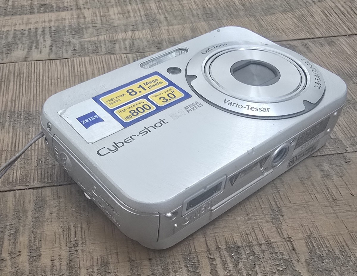 Sony Cybershot DSC-N1 8.1MP Digital Camera With Battery/ Memory
