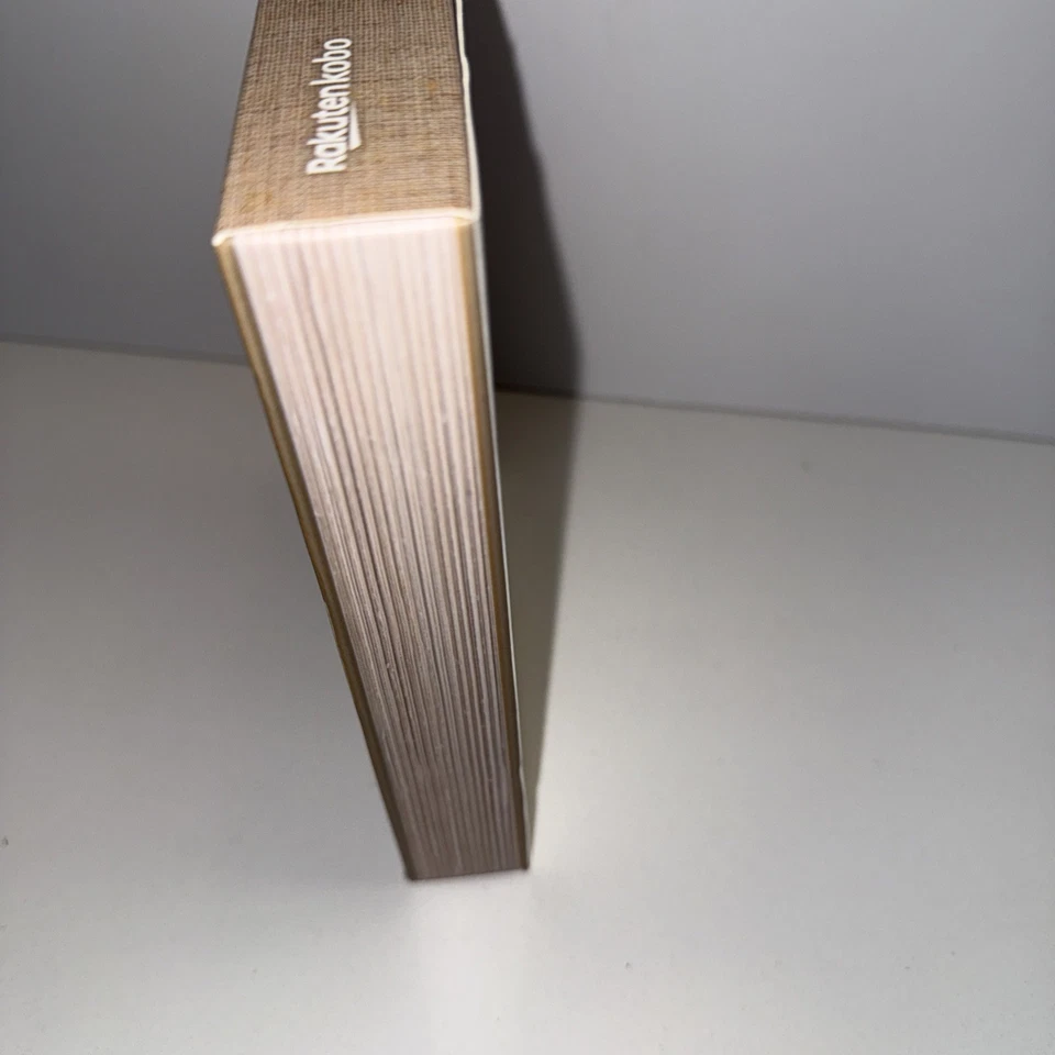 Kobo Clara Colour e-Book Reader (6'', 16GB, N367-KU) - Black -new - Sealed - Image 3 of 4