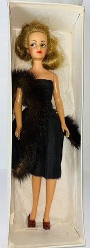 1965 IDEAL Vintage Bewitched Samantha Doll  Original  M12. E-2. With Fur