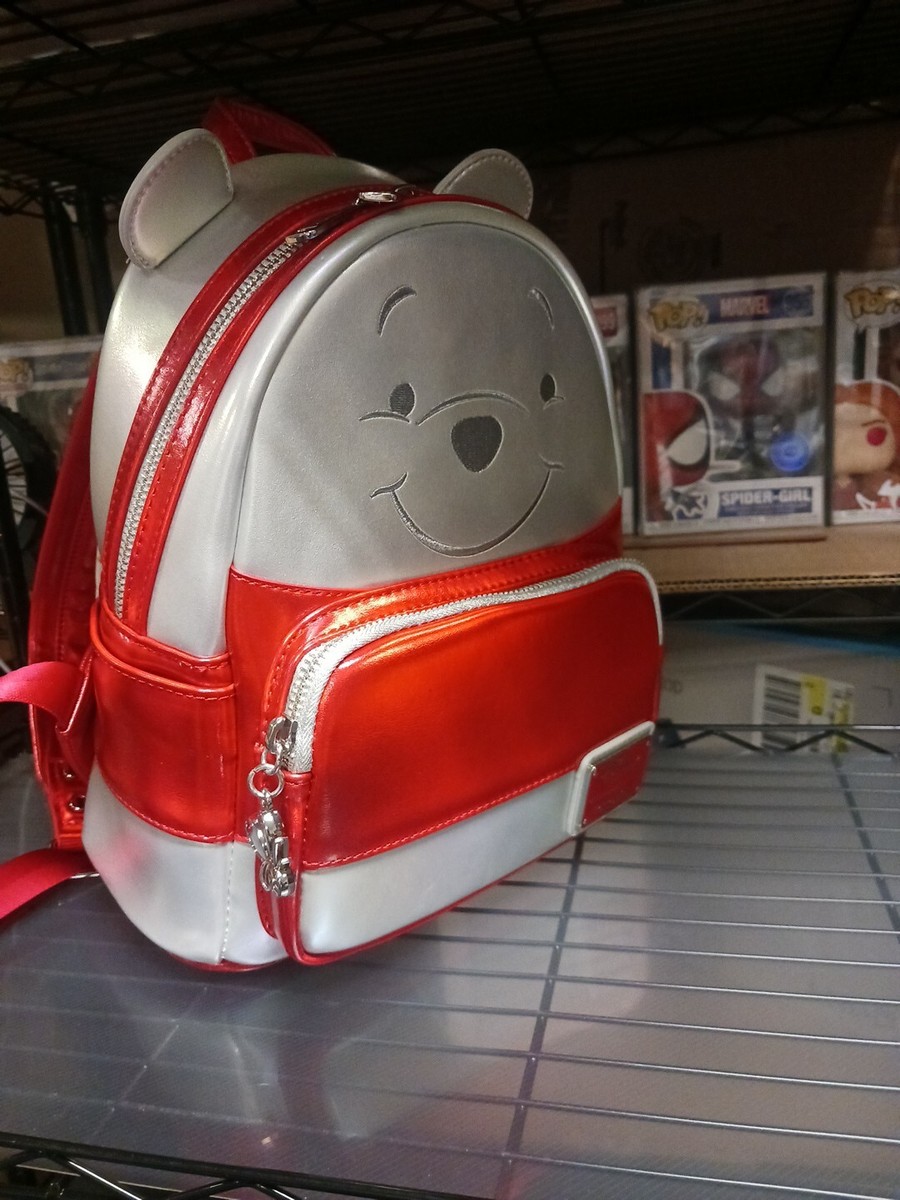 Disney100 Exclusive Platinum Winnie the Pooh Cosplay Mini  display picture 2