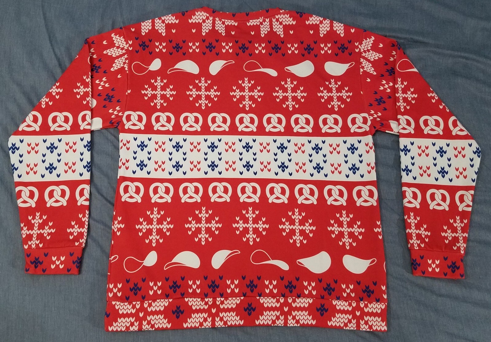 UTZ Potato Chips Pretzels all over print promo sweatshirt size LARGE shirt