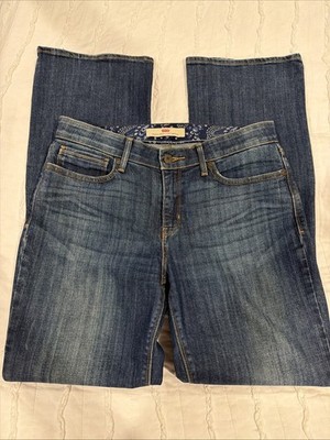 Levi s 525 Bootcut Perfect Waist Women s 8M Dark Wash Blue Jeans 