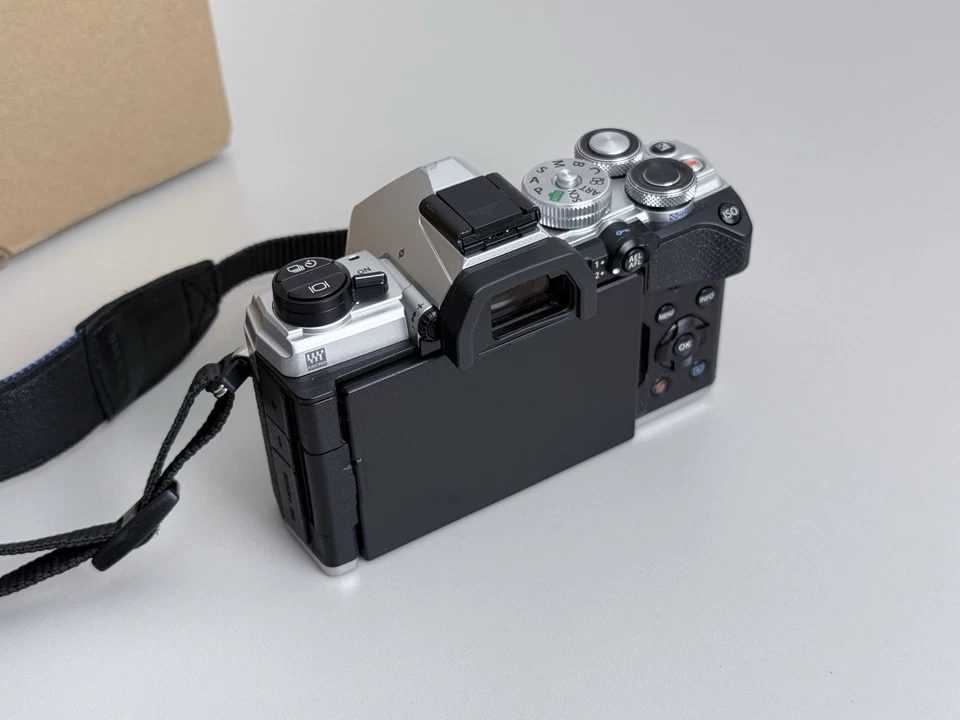 Olympus OM-5 - body body - 1494 shots - Image 4 of 4