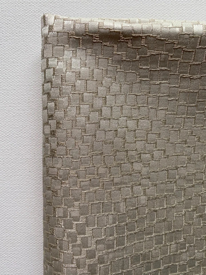 Remanente de tela de diseñador Kravet Couture deslumbrante de alta costura de oro blanco 24x24" Foto 2 de 3