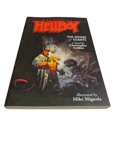 HELLBOY | THE BONES OF GIANTS | CHRISTOPHER GOLDEN | MIKE MAGNOLA ART | USED - Picture 2 of 3