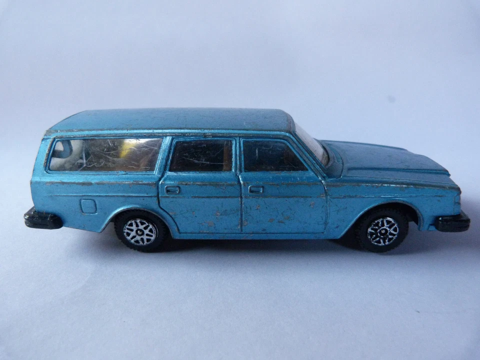 Dinky Toys - Volvo 265 DL estate car - Made in England - Photo 2/4