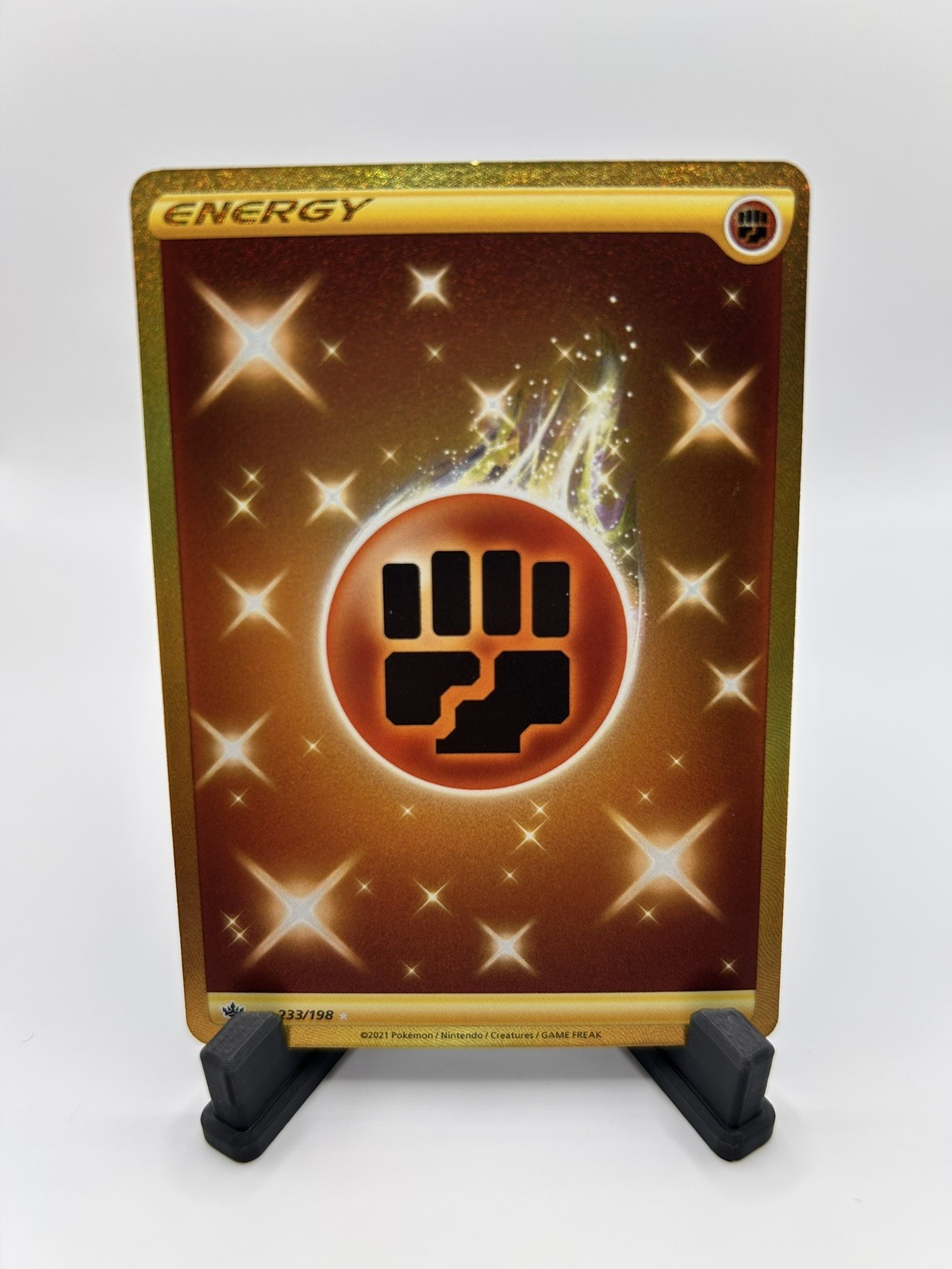 Pokemon Fighting Energy 233/198 SWSH Chilling Reign Holo NEAR MINT