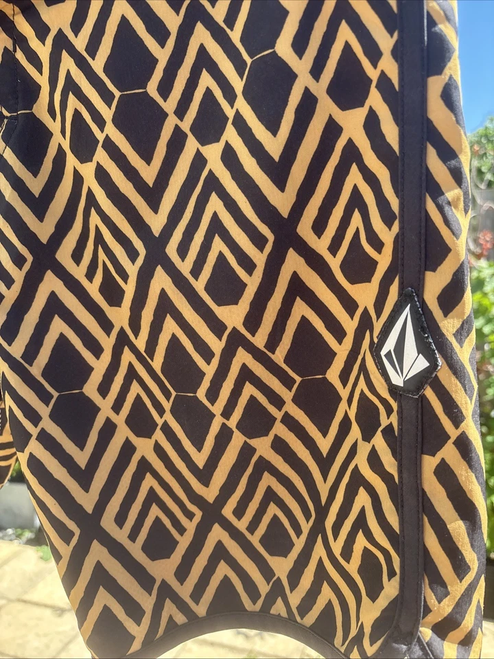 Volcom Swimming Trunks Orange Yellow Black Drawstring Mod-tech Waist 30 Men’s - Image 4 of 4