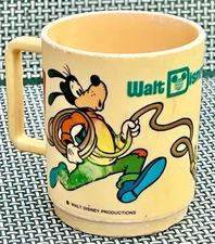 Vintage Walt Disney Land World Plastic Mug Cup DEKA Mickey Mouse GOOFY Fireman