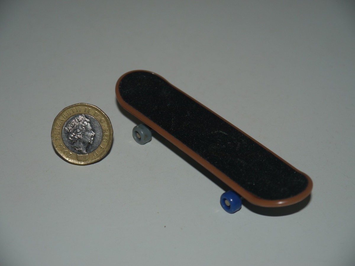 Ben 10 Alien Force Skateboard Toy _ND80 UK