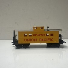 HO SCALE LIFE-LIKE UNION PACIFIC CABOOSE UP 49940