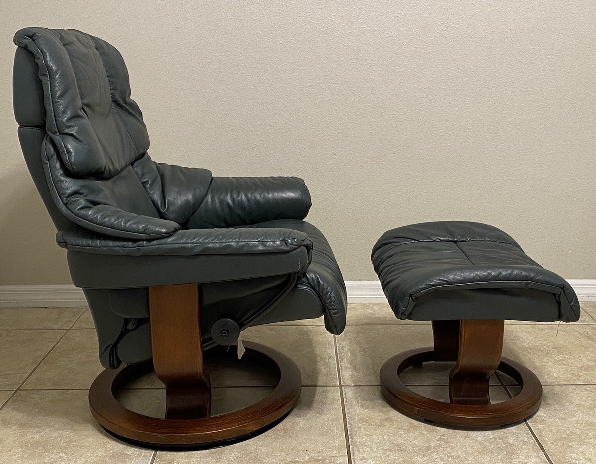 専用！ M！ Ekornes Stressless Leather Recliner Chair & Ottoman Medium