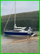 2004 MacGregor 26m Sailboat