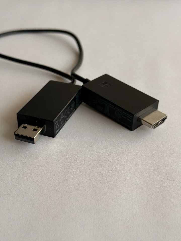 Microsoft Wireless Display Adapter V2 Model 1733 - Image 2 of 3
