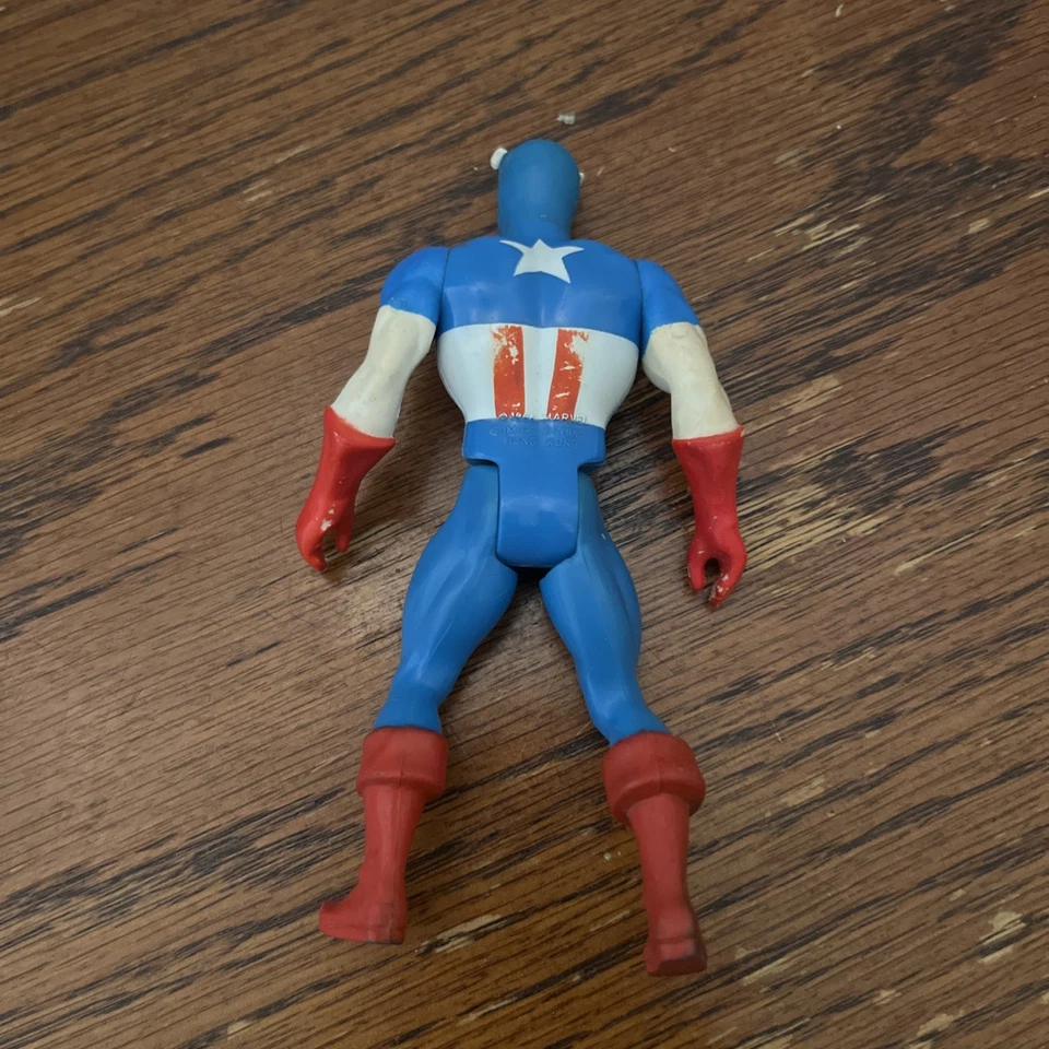 Boneco Vintage 1984 Mattel Capitão América Marvel Super Heroes Secret Wars - Imagem 3 de 3