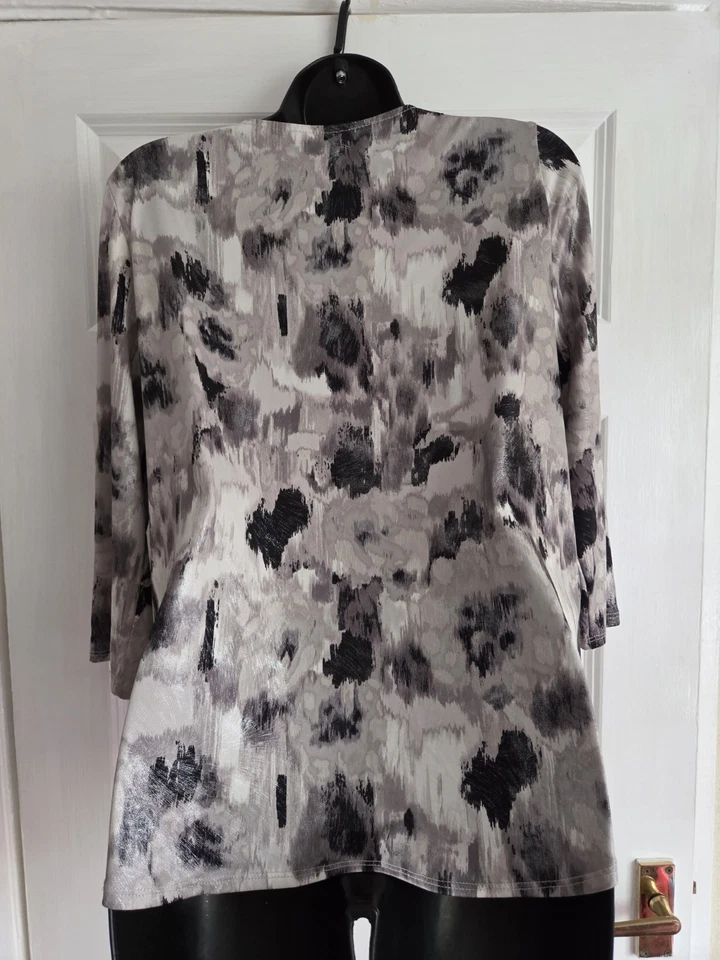 Ladies M&Co Metallic Silver, Black And White Blouse. Size 14Petite - Image 4 of 4