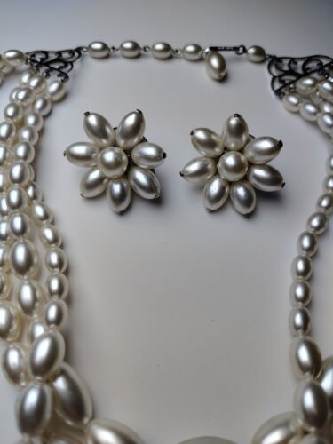 VTG 5 Layer Multi Strand Oval Faux Pearl Choker Necklace & Clip On Earrings Set - Picture 4 of 12