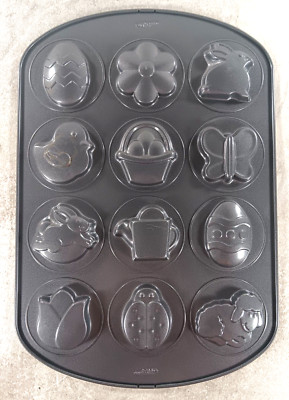 Wilton Easter Cookie Baking Tray 4 Different Holiday Shapes Aluminum