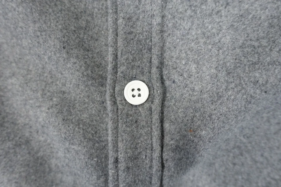 SOVEREIGN CODE GRAY SMALL THICK HEAVYWEIGHT FLANNEL FELT BUTTON FRONT SHIRT MENS - Image 4 of 4