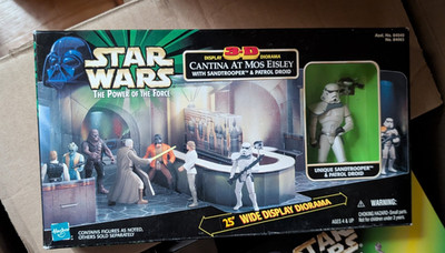 Hasbro Star Wars The Power of the Force 3-D Diorama Cantina Mos Eisley Set