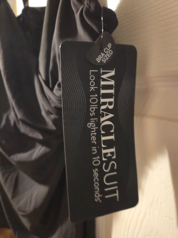 Camiseta de baño Tankini Miraclesuit NEGRO Surplice con aros, EE. UU. 36DDD UK 36E EUR 80F Foto 2 de 4