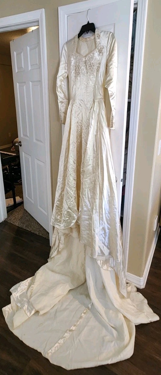 Picture 5 of 24